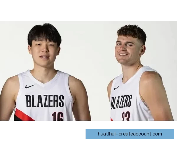 开拓者全家福定格克林根C位杨瀚森紧随昔日老大角落利拉德