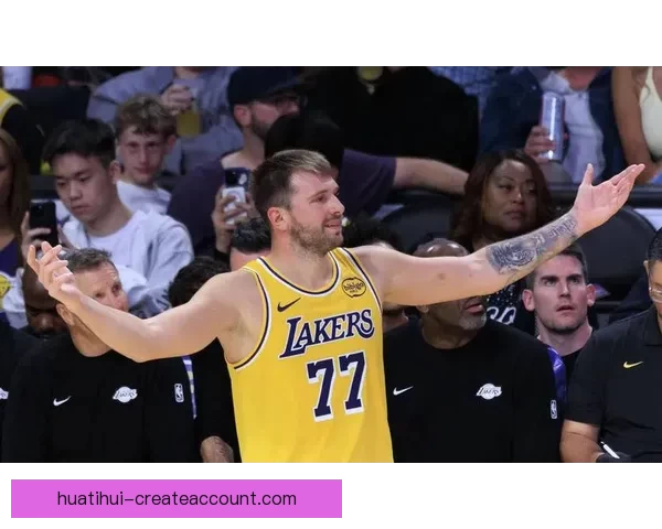 东契奇复出砍下42分12助 湖人力克骑士里夫斯艾顿发挥出色